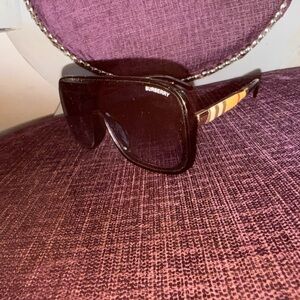 Burberry Black and Tan Sunglasses